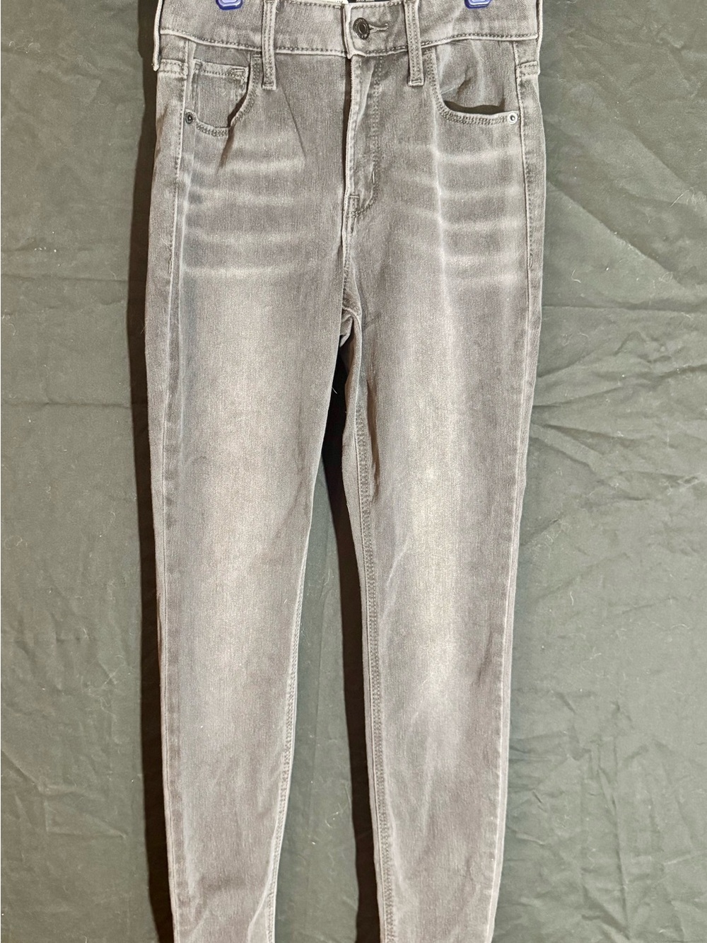Old Navy Women's Skinny Jeans in Gray Wash
